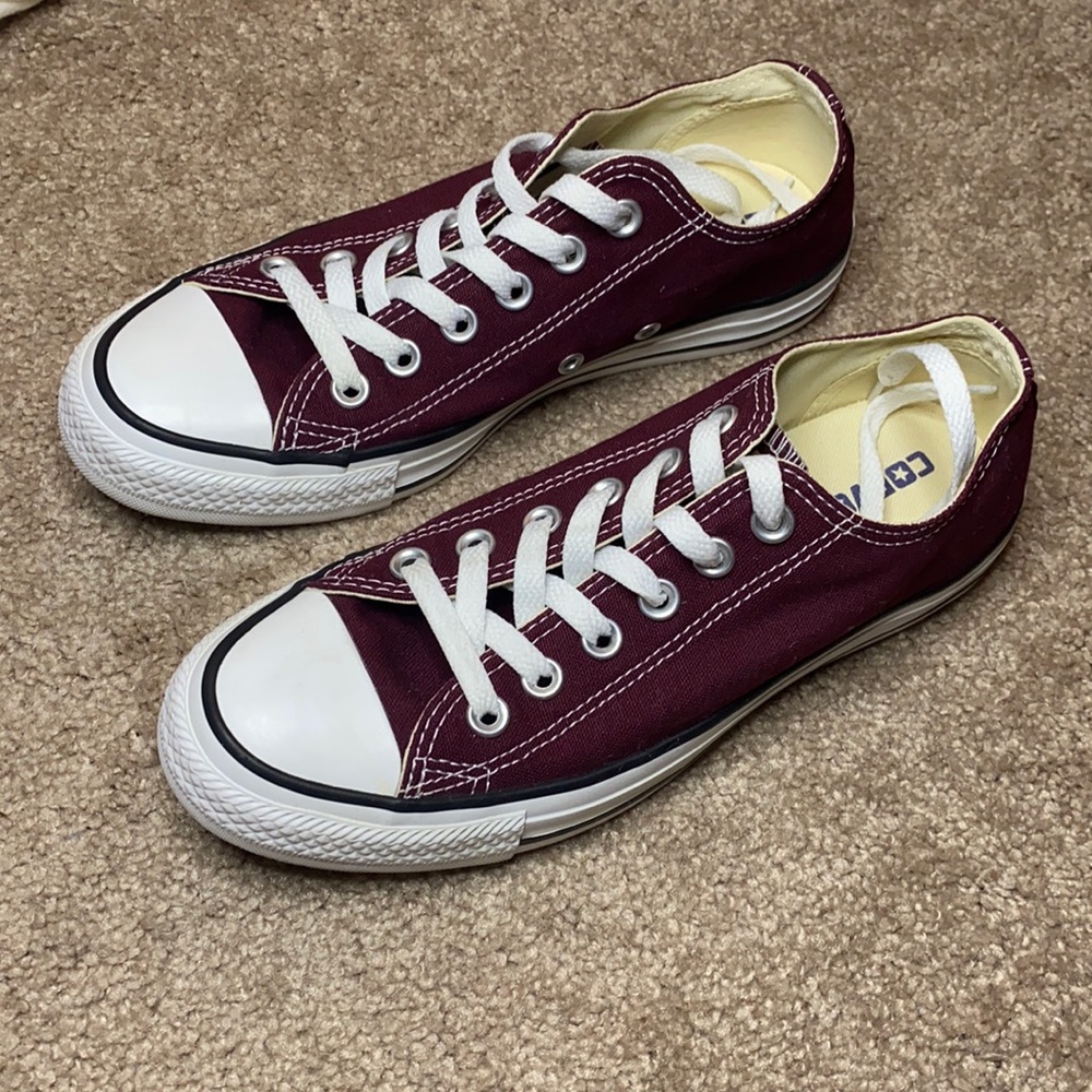 Maroon all star converse